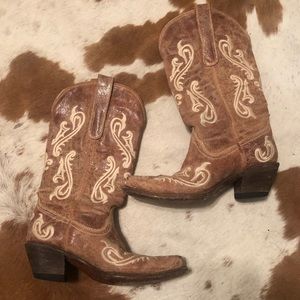 Tan / Brown Cowgirl Boots